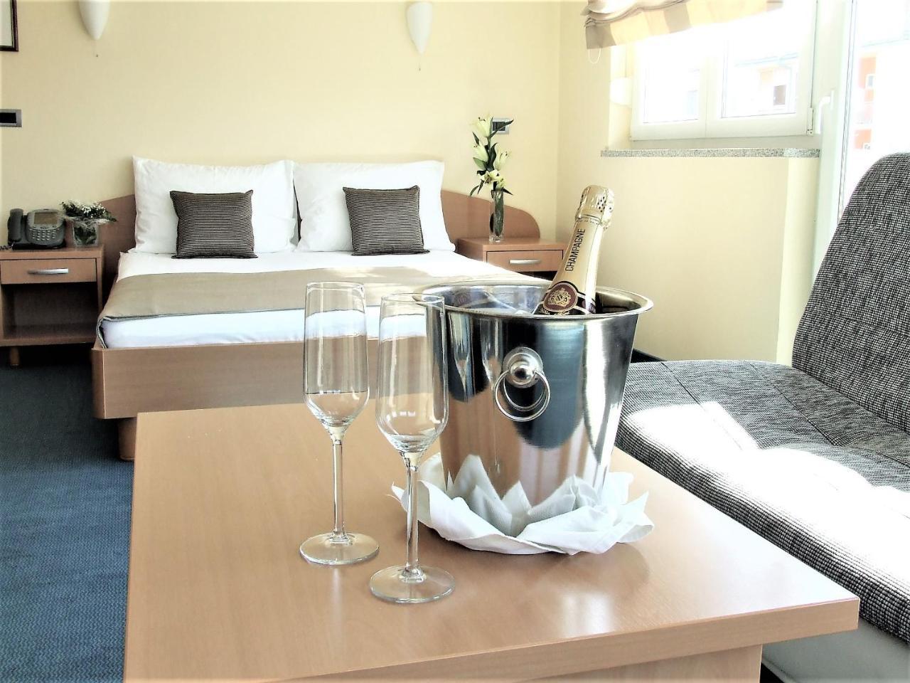 Hotel Central Slavonski Brod Exterior photo
